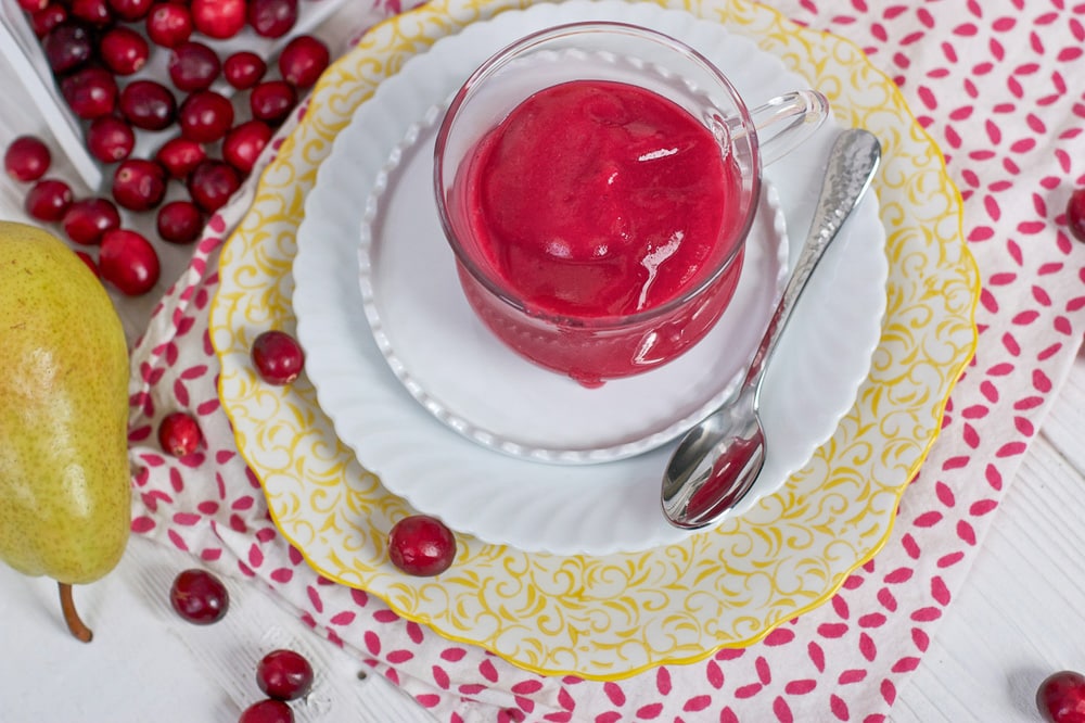 清罐装满一叉莓子板