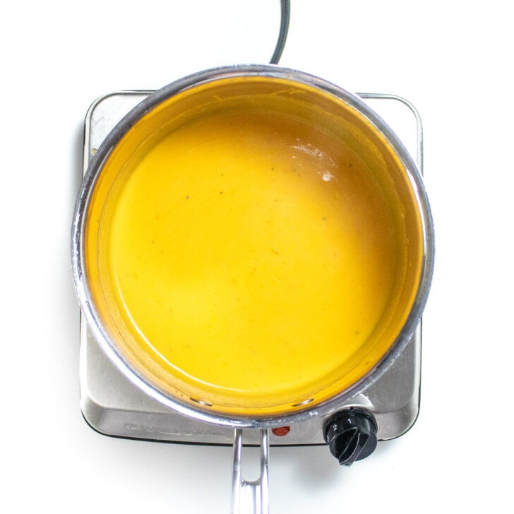 泛化黄油 三种蔬菜 牛奶 切片起司 调味 融化成酱